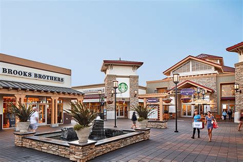 Gucci Outlet store in Livermore Premium Outlets (Paragon 